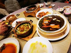 -香港百合居(LCM置汇旭辉广场店)