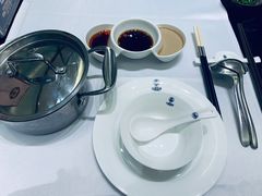 -红鼎豆捞·非遗鲍皇汤火锅(宝丰路店)