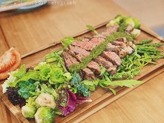 澳洲牛柳扒和烤绿色蔬菜-CHILLAX轻乐时(侨建·Hi City店)