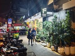 -溪岸路花鸟市场