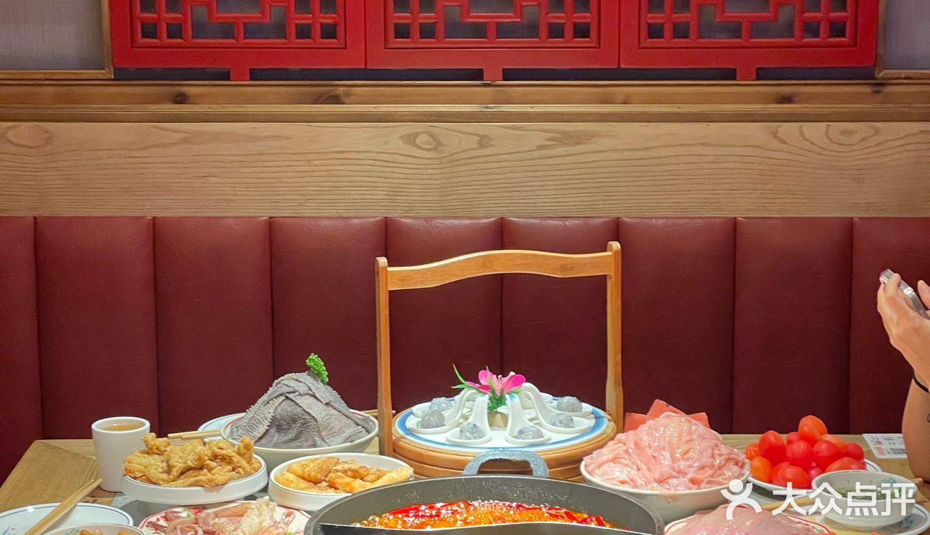 来重庆吃的第一顿火锅!