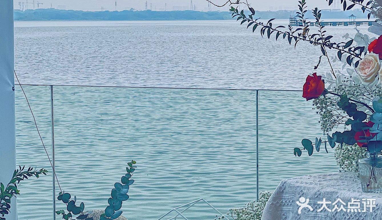 浪漫至死不渝！东湖270度全景私房菜！
