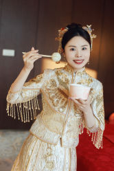 -艾米丽婚纱礼服
