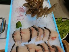 -红鼎豆捞·非遗鲍皇汤火锅(宝丰路店)