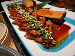 伴山嫩烤牛肋骨-蜜桃餐厅·伴山(湖滨商业街店)