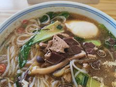 -邱芳粉店(迎宾大道旗舰店)