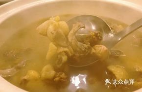 Songrong Pig's Trotter Chicken Soup