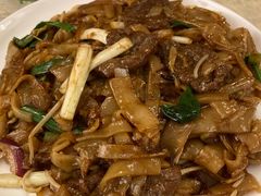 湿炒牛河-李记潮汕砂锅粥(营福路店)