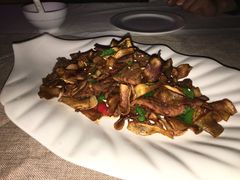 杏鲍菇炒牛肉-小王府(什刹海店)