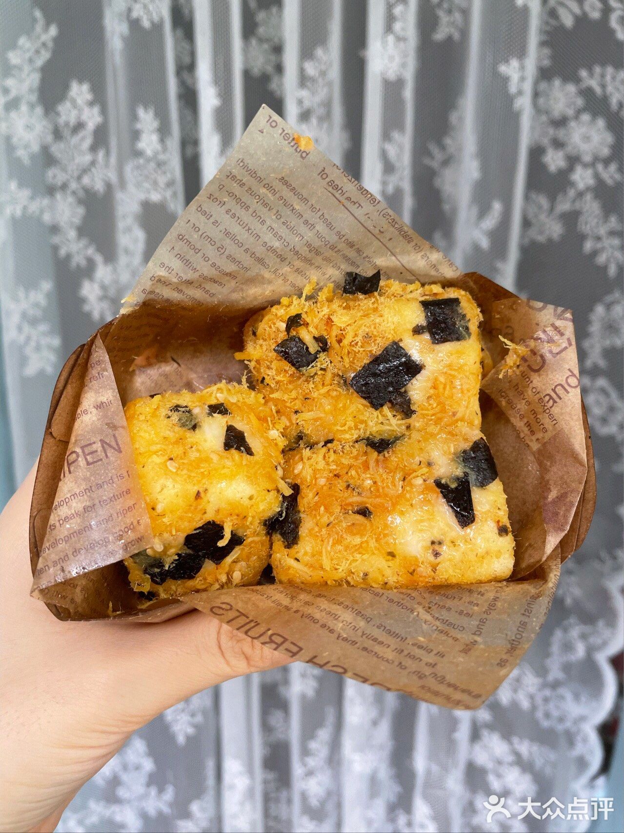 牛乳卡仕好大一个 可以让店员切四块喔