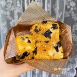 牛乳卡仕好大一个 可以让店员切四块喔