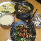 味道都不错，环境和服务态度也挺好的，就是不好停车