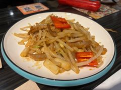 洪湖藕尖菊花芽炒猪颈肉-虾饺妹·粤式手工点心(水荫路店)