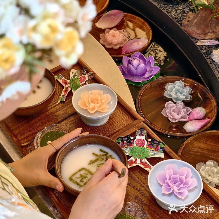 豫园的！在这家get曲水流觞荷花宴