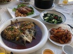 剁椒鱼头-江南村酒家