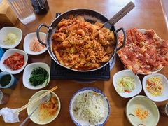 -亲昵春川鸡排(韩国美食街店)