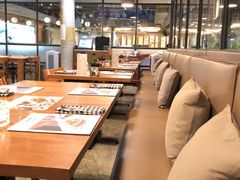 -ROAST coffee & eatery