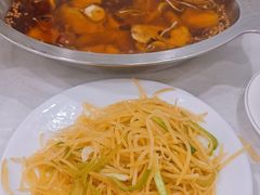 -鑫巴蜀小镇 · 水煮鱼专研店(玉桥店)