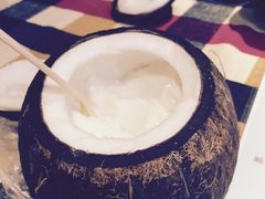 -志龙皇冠吃货椰子铺