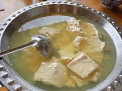-石磨豆花家常菜·牦牛排土火锅