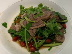 香菜拌牛腱-西湖春天•老字号杭州菜(百汇店)