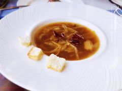 -香格里拉鱼跃地中海西餐厅·牛排披萨