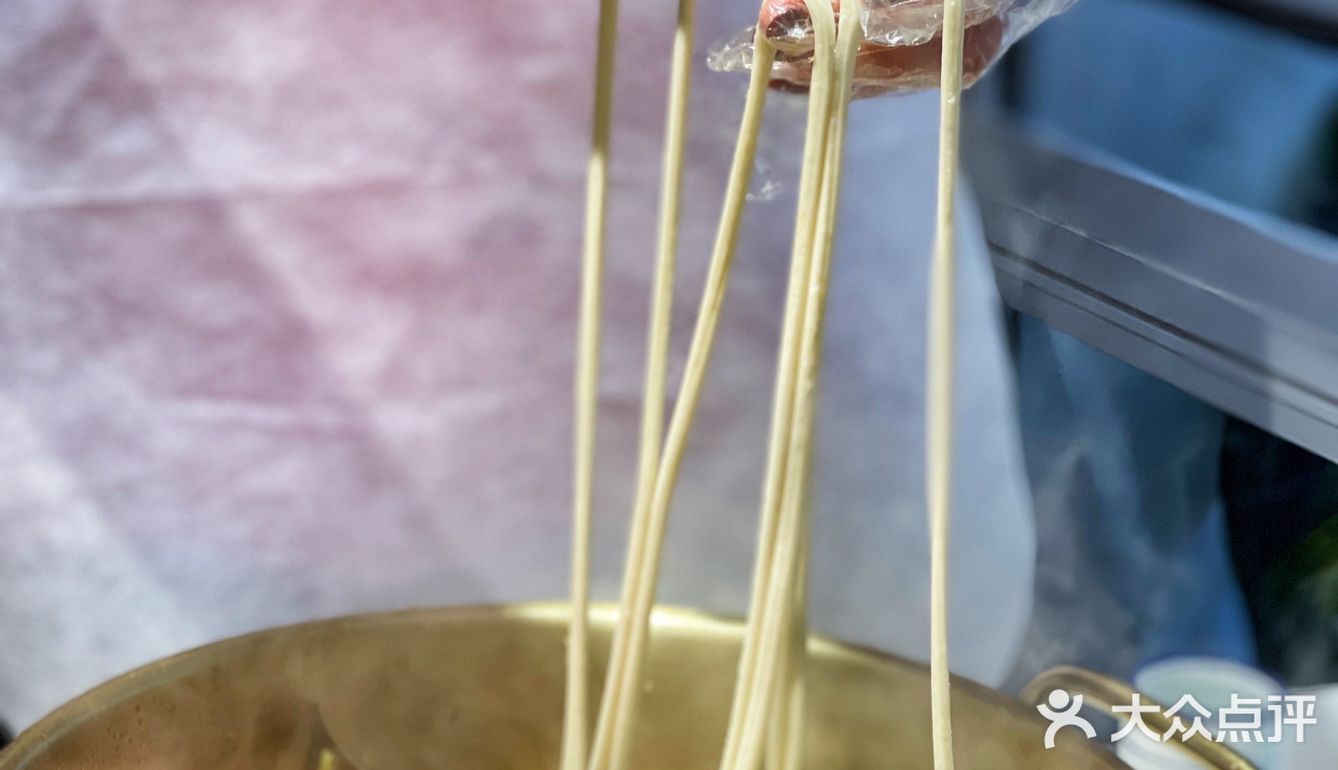 西安首家螺蛳粉火锅速来嗦粉呀！