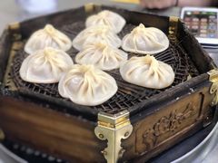 灌汤包-西安贾三灌汤包·回坊小吃·清真炒菜(北院门总店)