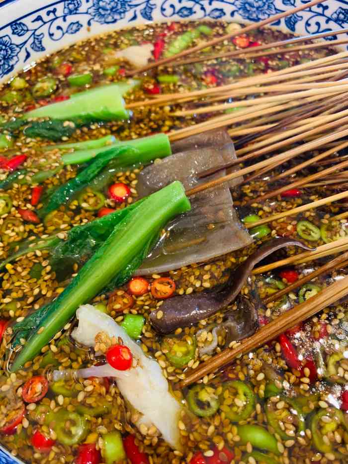 温馨的一间小店,老板态度很  ,说话轻声细语,钵钵鸡自选再临时泡好