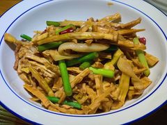 油焖干笋-吕氏疙瘩汤·私家菜馆(慈云寺店)