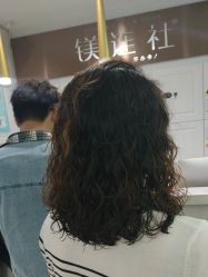 -镁连社·美联社