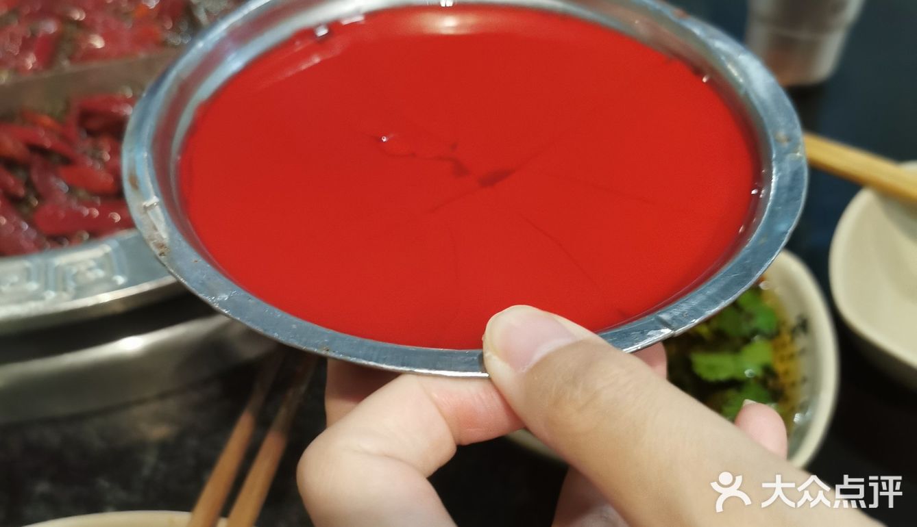 环境： 就是一个防空洞，虽然不是第一次来了