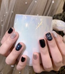 -花岐款式专研健康美甲沙龙