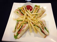 -Neary Khmer Restaurant