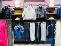 -王府井奥莱临潼小镇(临潼店)