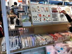 -名创优品(江南新地店)