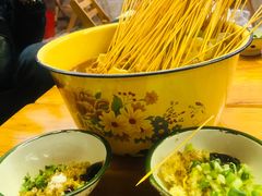 -拈签一笑黄牛肉辣卤串串