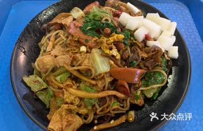 Spicy Sour Snail Noodle Stir-fry