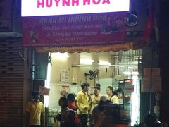 -Bánh Mì Huynh Hoa