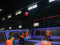 -嘿哟动霸CHUA·新潮玩运动娱乐中心·蹦床滑冰团建乐园