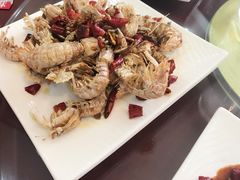 -扒虾小妹儿麻辣海鲜(宏图街店)