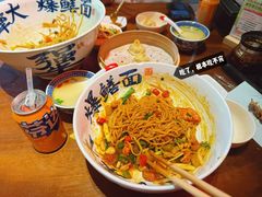 -李犟大爆鳝面·手工蟹黄包(湖滨西湖店)