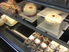 -红宝石·鲜奶小方·海派西点房(南丹店)