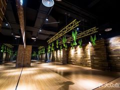 -康慈健身(雅戈尔雷迪森广场店)