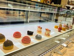 -Fridi Patisserie Cafe