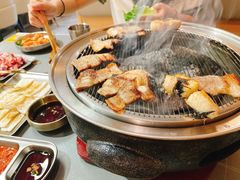 -围炉肉舍•炭烤活鳗•丹东海鲜烤肉(步行街店)