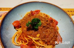 Fresh Tomato Meat Sauce Pasta