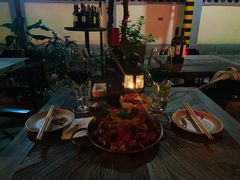 -SISTERS BAR RESTAURANT川意酒馆(嘉善老市H楼店)