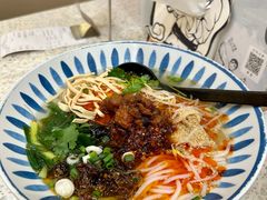 焖肉菌子米线-雲物·云南小馆(好悦天地店)