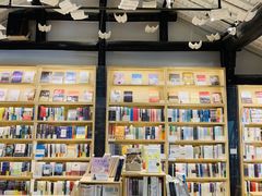 -猫的天空之城概念书店(杭州南宋御街店)